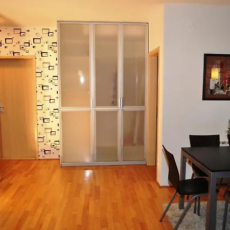 Alexandar's Place Apartament *